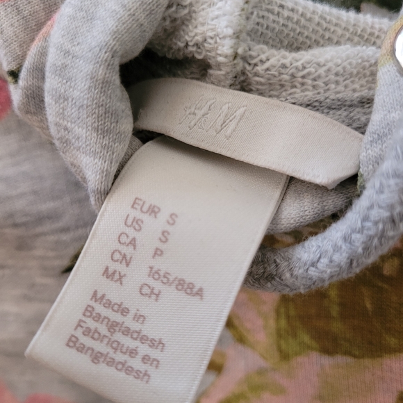 H&M Floral Hooded Sweatshirt - Picture 6 of 7